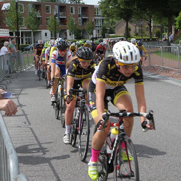 35e Profronde Surhuisterveen 2016 Dames | Wielrennen Surhuisterveen