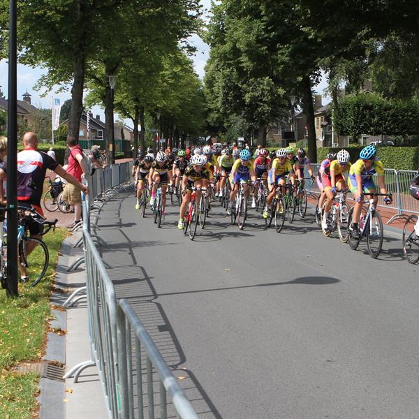 35e Profronde Surhuisterveen 2016 Dames | Wielrennen Surhuisterveen