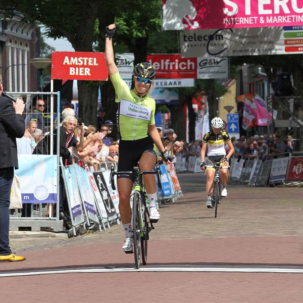 35e Profronde Surhuisterveen 2016 Dames | Wielrennen Surhuisterveen