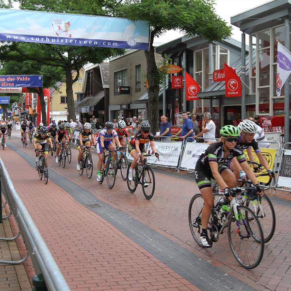 35e Profronde Surhuisterveen 2016 Dames | Wielrennen Surhuisterveen