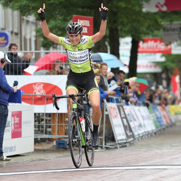 34e Profronde van Surhuisterveen 2015 Dames | Wielrennen Surhuisterveen