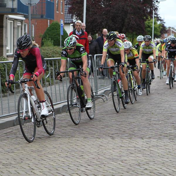 34e Profronde van Surhuisterveen 2015 Dames | Wielrennen Surhuisterveen