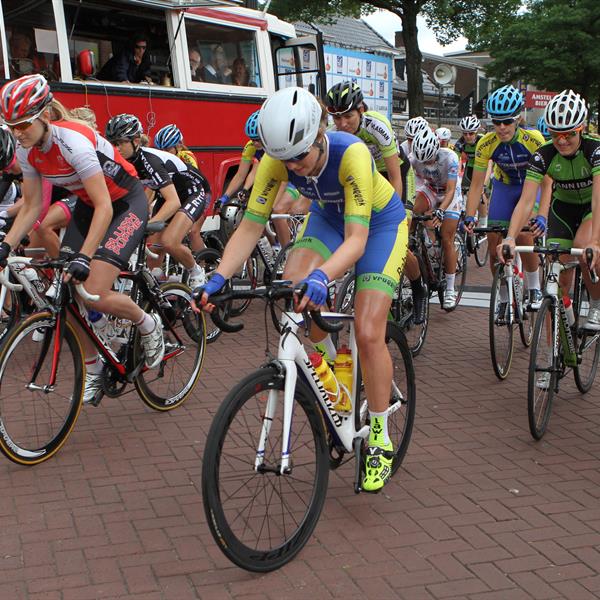 34e Profronde van Surhuisterveen 2015 Dames | Wielrennen Surhuisterveen
