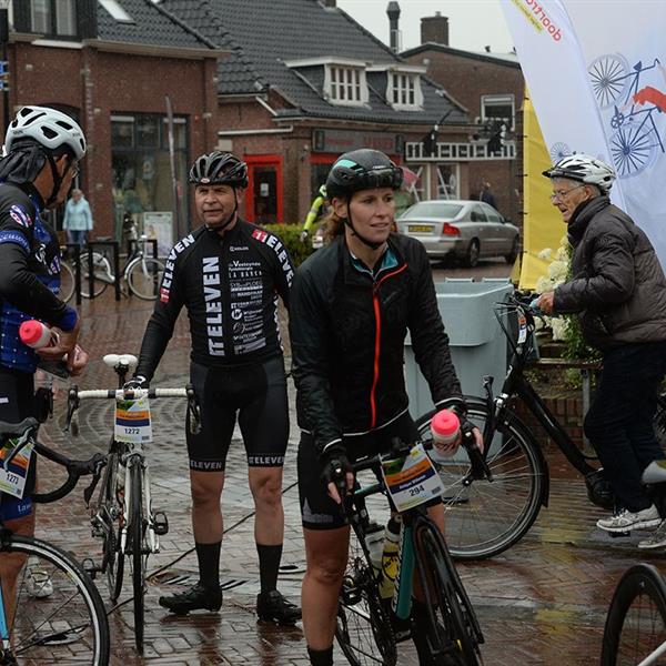 18e Pieter Weening Classic 2023 (foto's Martin de Jong, www.fotopersburomartindejong.nl) | Wielrennen Surhuisterveen
