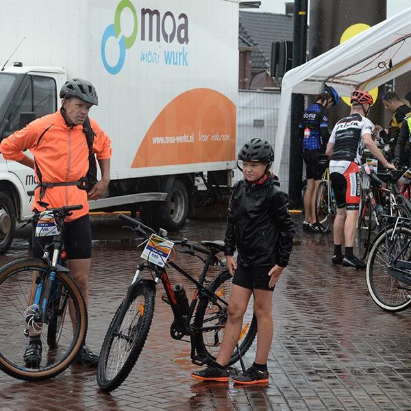 18e Pieter Weening Classic 2023 (foto's Martin de Jong, www.fotopersburomartindejong.nl) | Wielrennen Surhuisterveen