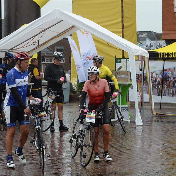 18e Pieter Weening Classic 2023 (foto's Martin de Jong, www.fotopersburomartindejong.nl) | Wielrennen Surhuisterveen