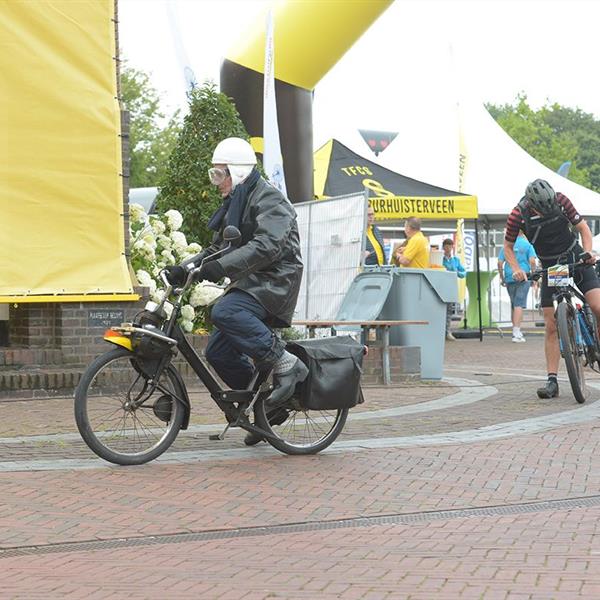 18e Pieter Weening Classic 2023 (foto's Martin de Jong, www.fotopersburomartindejong.nl) | Wielrennen Surhuisterveen