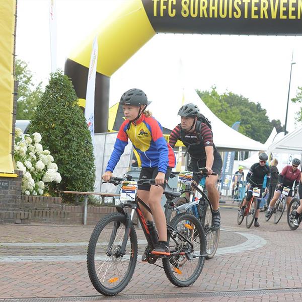18e Pieter Weening Classic 2023 (foto's Martin de Jong, www.fotopersburomartindejong.nl) | Wielrennen Surhuisterveen