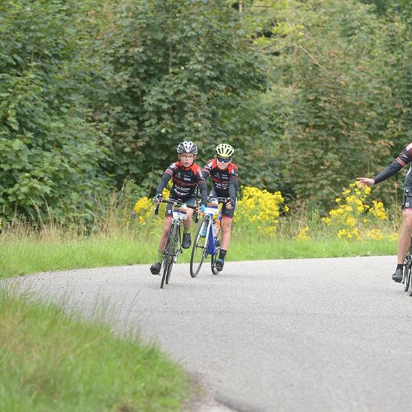18e Pieter Weening Classic 2023 (foto's Martin de Jong, www.fotopersburomartindejong.nl) | Wielrennen Surhuisterveen