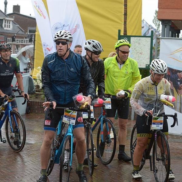 18e Pieter Weening Classic 2023 (foto's Martin de Jong, www.fotopersburomartindejong.nl) | Wielrennen Surhuisterveen