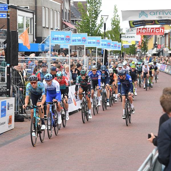 41e Profronde (Foto's Martin de Jong, www.fotopersburomartindejong.nl) | Wielrennen Surhuisterveen