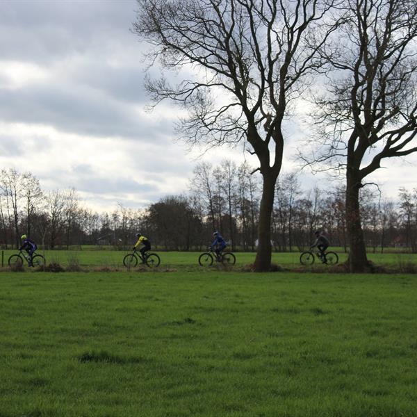 TFCS Veldtoertocht maart 2024 | Wielrennen Surhuisterveen
