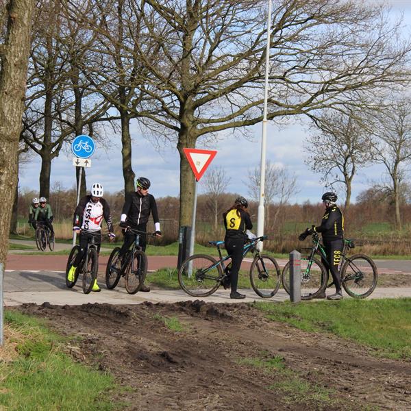 TFCS Veldtoertocht maart 2024 | Wielrennen Surhuisterveen