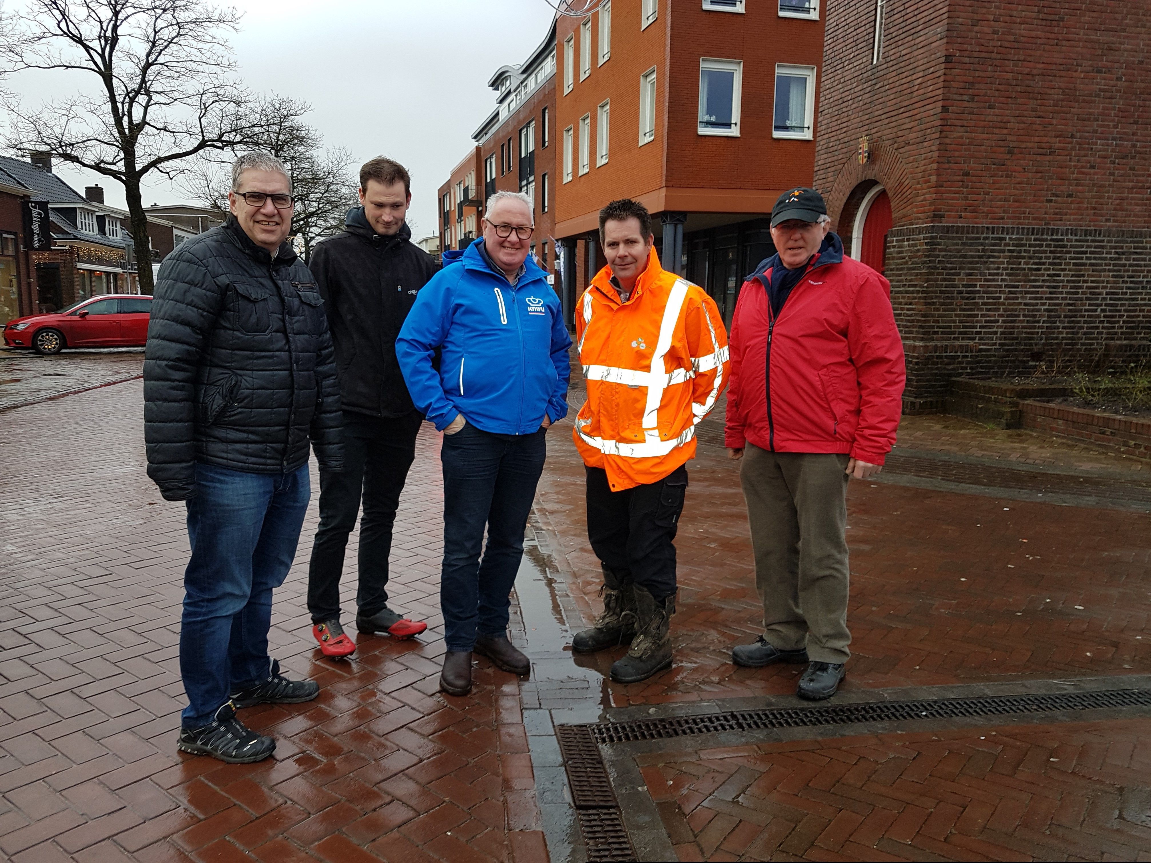 Brug met trap in KNWU NK veldritparcours Surhuisterveen