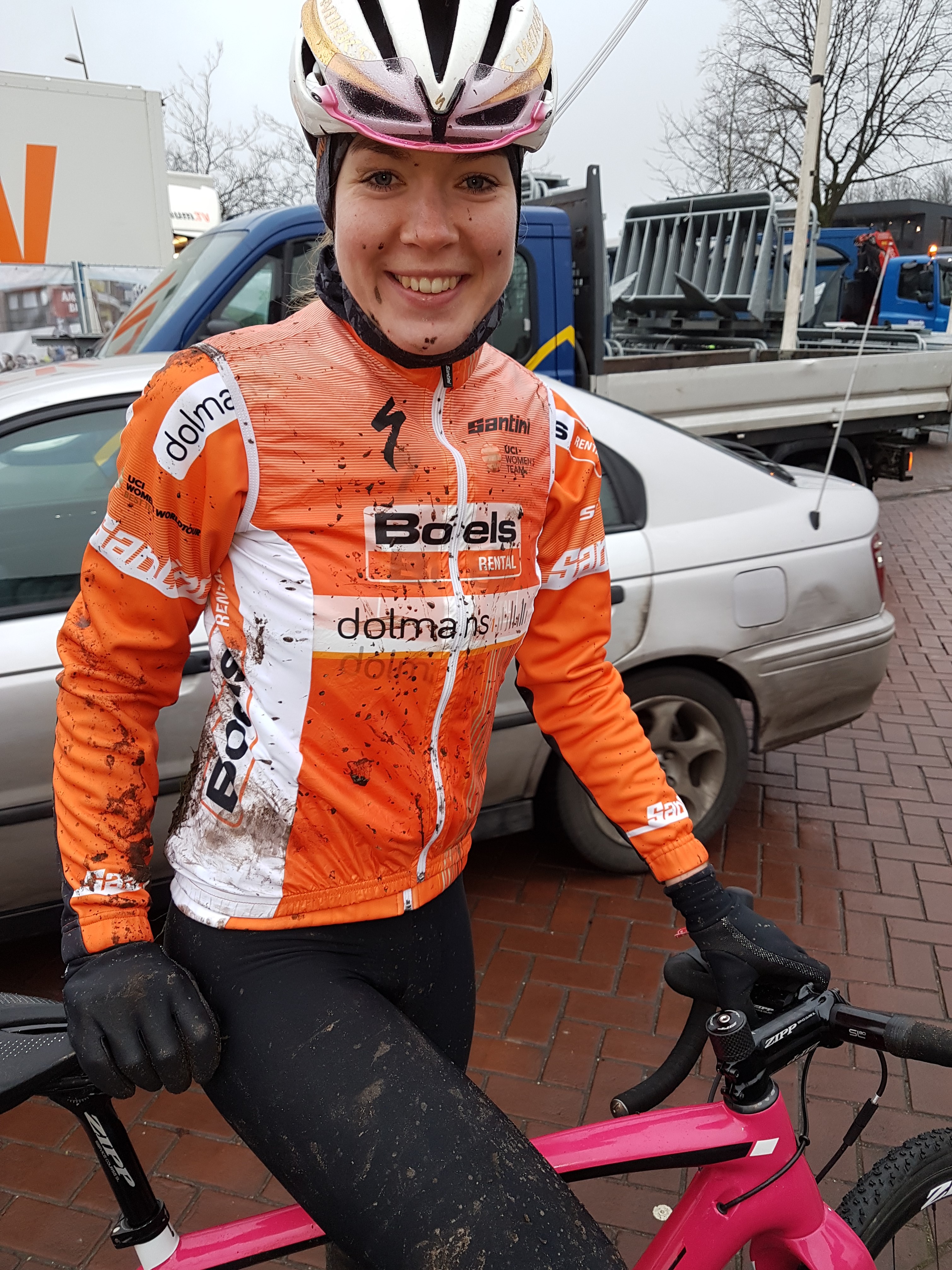 Olympisch kampioene Anna van der Breggen verkent het NK parcours
