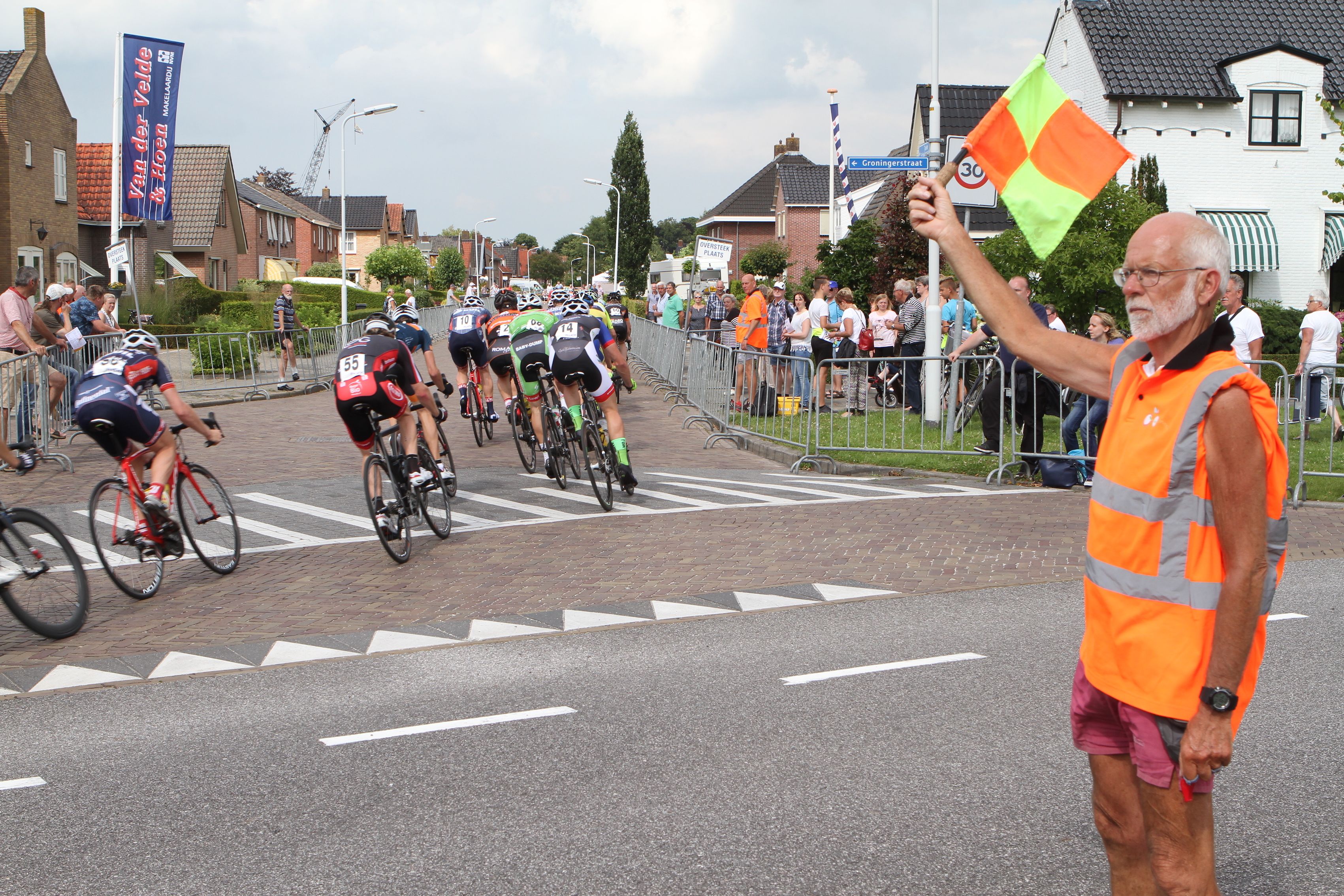 Vrijwilliger Rienk de Boer in LC-kampioensbijlage