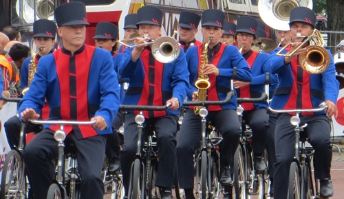 Optreden Bicycle Showband Crescendo bij Profronde