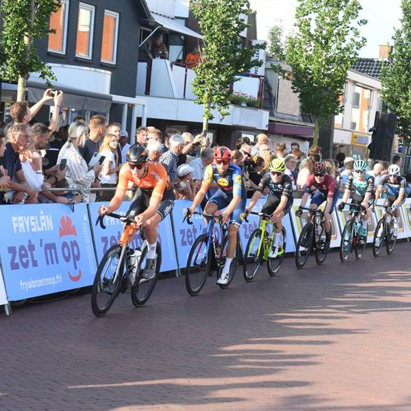 42e Profronde - Foto's Martin de Jong (www.fotopersburomartindejong.nl) | Wielrennen Surhuisterveen