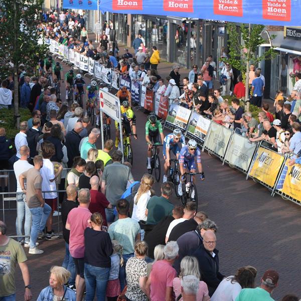 42e Profronde - Foto's Martin de Jong (www.fotopersburomartindejong.nl) | Wielrennen Surhuisterveen