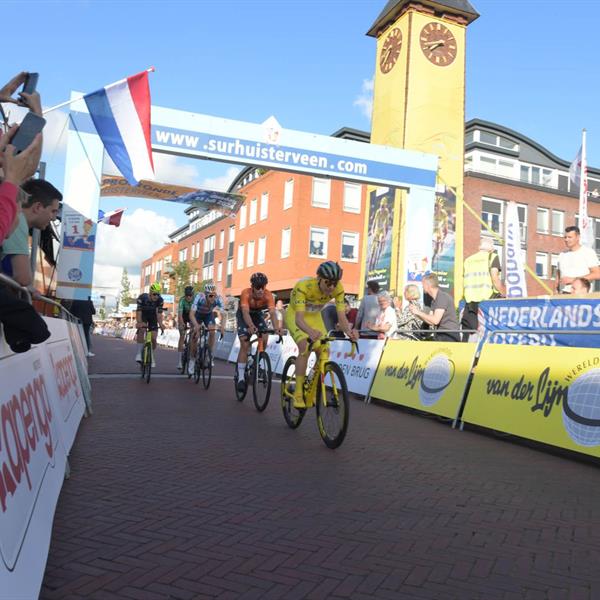 42e Profronde - Foto's Martin de Jong (www.fotopersburomartindejong.nl) | Wielrennen Surhuisterveen