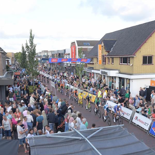 42e Profronde - Foto's Martin de Jong (www.fotopersburomartindejong.nl) | Wielrennen Surhuisterveen
