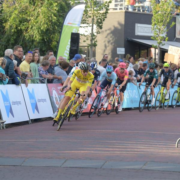 42e Profronde - Foto's Martin de Jong (www.fotopersburomartindejong.nl) | Wielrennen Surhuisterveen