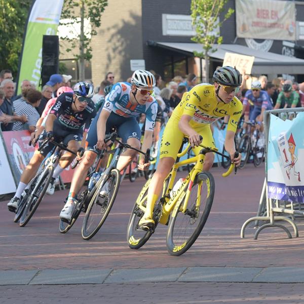 42e Profronde - Foto's Martin de Jong (www.fotopersburomartindejong.nl) | Wielrennen Surhuisterveen