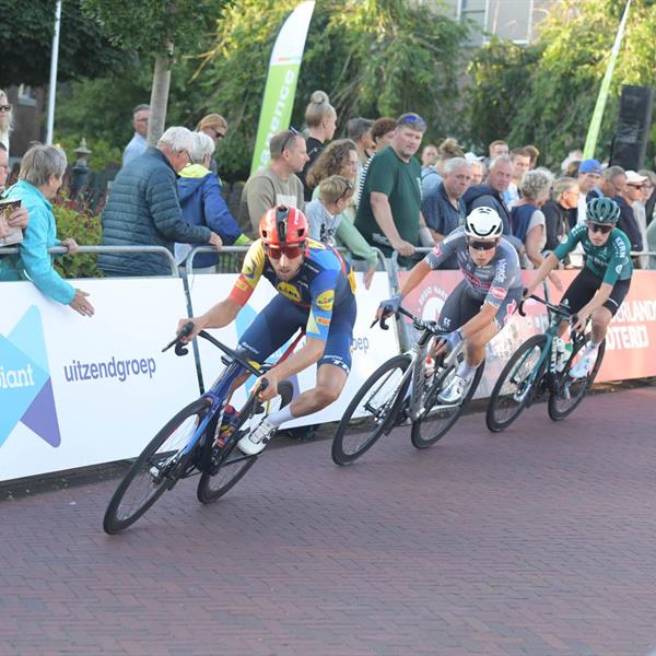 42e Profronde - Foto's Martin de Jong (www.fotopersburomartindejong.nl) | Wielrennen Surhuisterveen