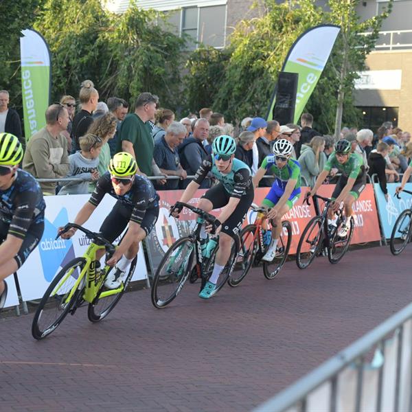 42e Profronde - Foto's Martin de Jong (www.fotopersburomartindejong.nl) | Wielrennen Surhuisterveen