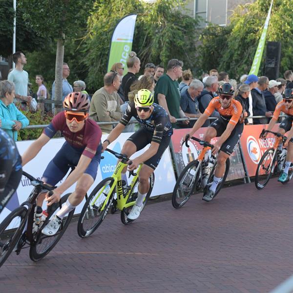 42e Profronde - Foto's Martin de Jong (www.fotopersburomartindejong.nl) | Wielrennen Surhuisterveen