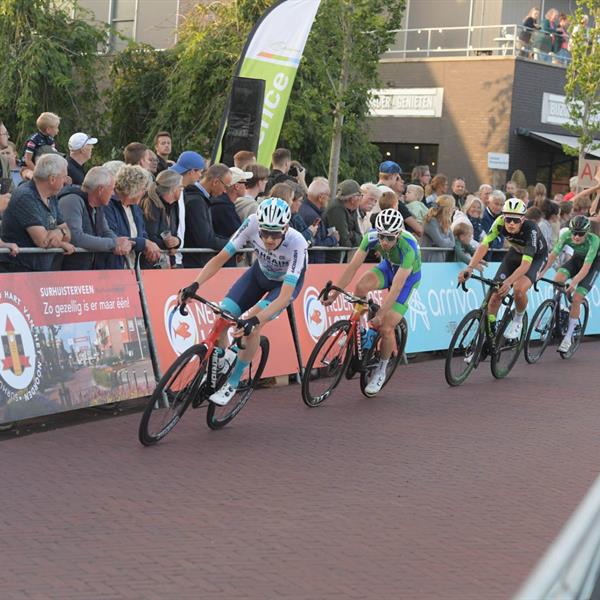 42e Profronde - Foto's Martin de Jong (www.fotopersburomartindejong.nl) | Wielrennen Surhuisterveen
