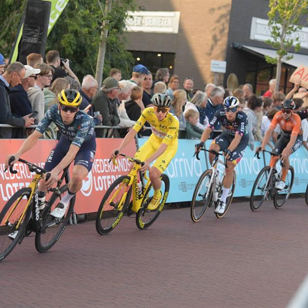 42e Profronde - Foto's Martin de Jong (www.fotopersburomartindejong.nl) | Wielrennen Surhuisterveen