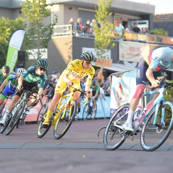 42e Profronde - Foto's Martin de Jong (www.fotopersburomartindejong.nl) | Wielrennen Surhuisterveen