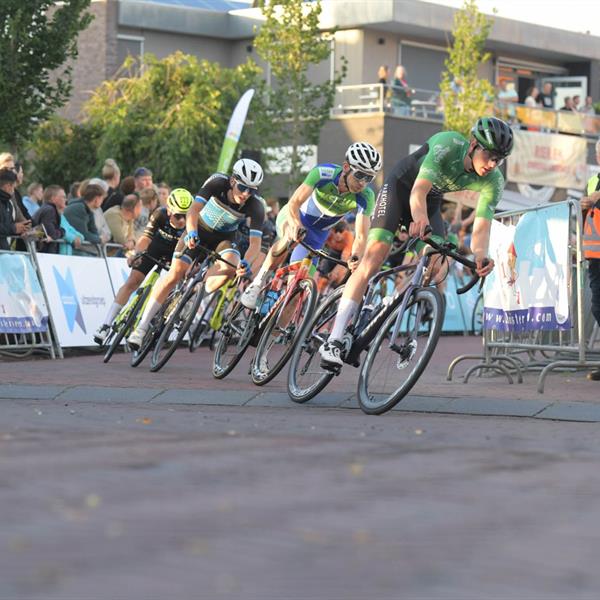 42e Profronde - Foto's Martin de Jong (www.fotopersburomartindejong.nl) | Wielrennen Surhuisterveen