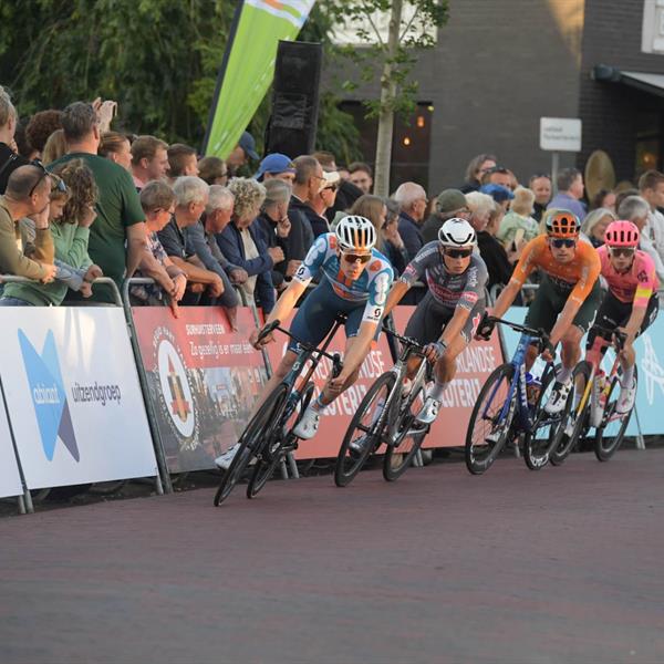 42e Profronde - Foto's Martin de Jong (www.fotopersburomartindejong.nl) | Wielrennen Surhuisterveen