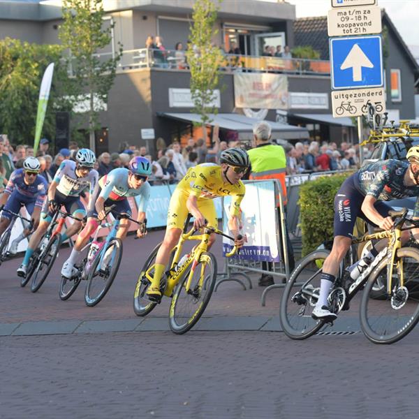 42e Profronde - Foto's Martin de Jong (www.fotopersburomartindejong.nl) | Wielrennen Surhuisterveen