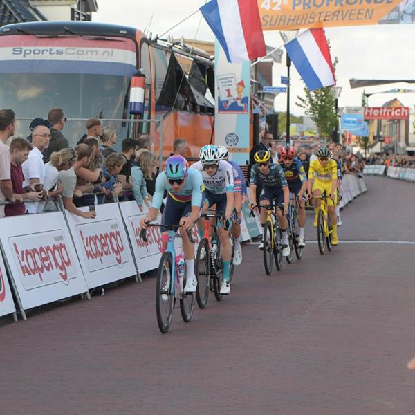 42e Profronde - Foto's Martin de Jong (www.fotopersburomartindejong.nl) | Wielrennen Surhuisterveen