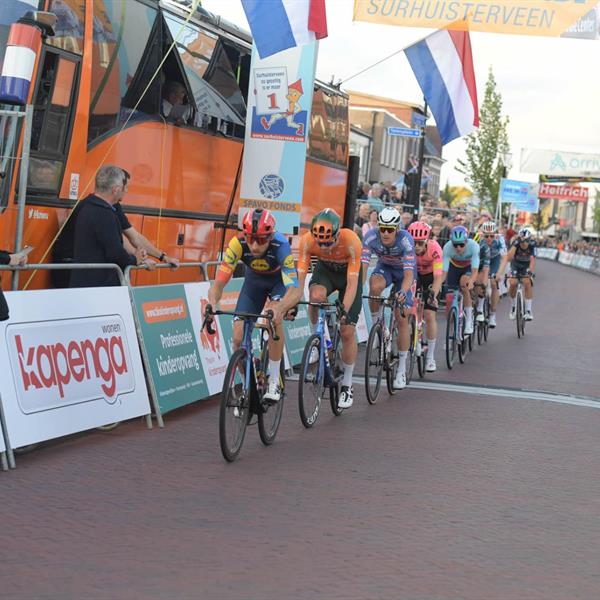 42e Profronde - Foto's Martin de Jong (www.fotopersburomartindejong.nl) | Wielrennen Surhuisterveen