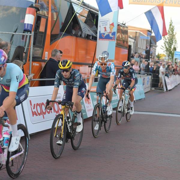 42e Profronde - Foto's Martin de Jong (www.fotopersburomartindejong.nl) | Wielrennen Surhuisterveen