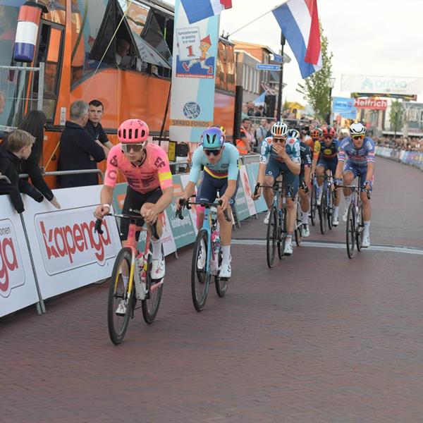 42e Profronde - Foto's Martin de Jong (www.fotopersburomartindejong.nl) | Wielrennen Surhuisterveen