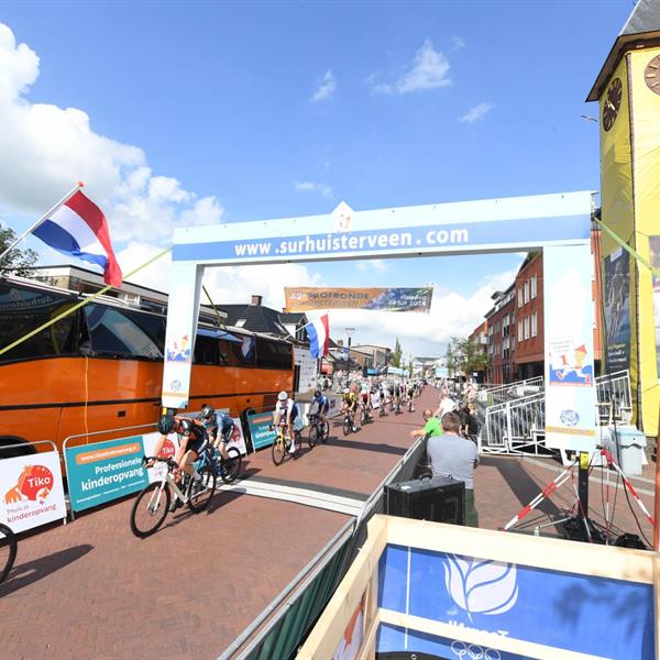 42e Profronde - Foto's Martin de Jong (www.fotopersburomartindejong.nl) | Wielrennen Surhuisterveen