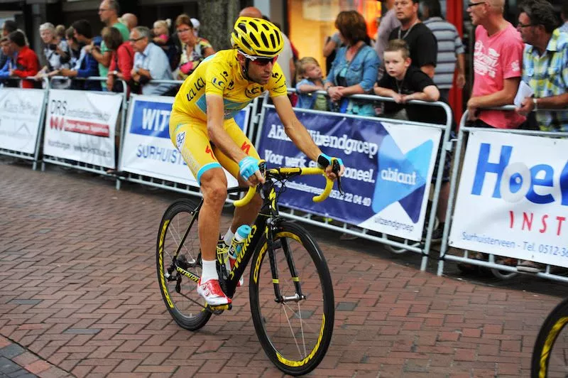 Truien in Feanster profpeloton | Wielrennen Surhuisterveen