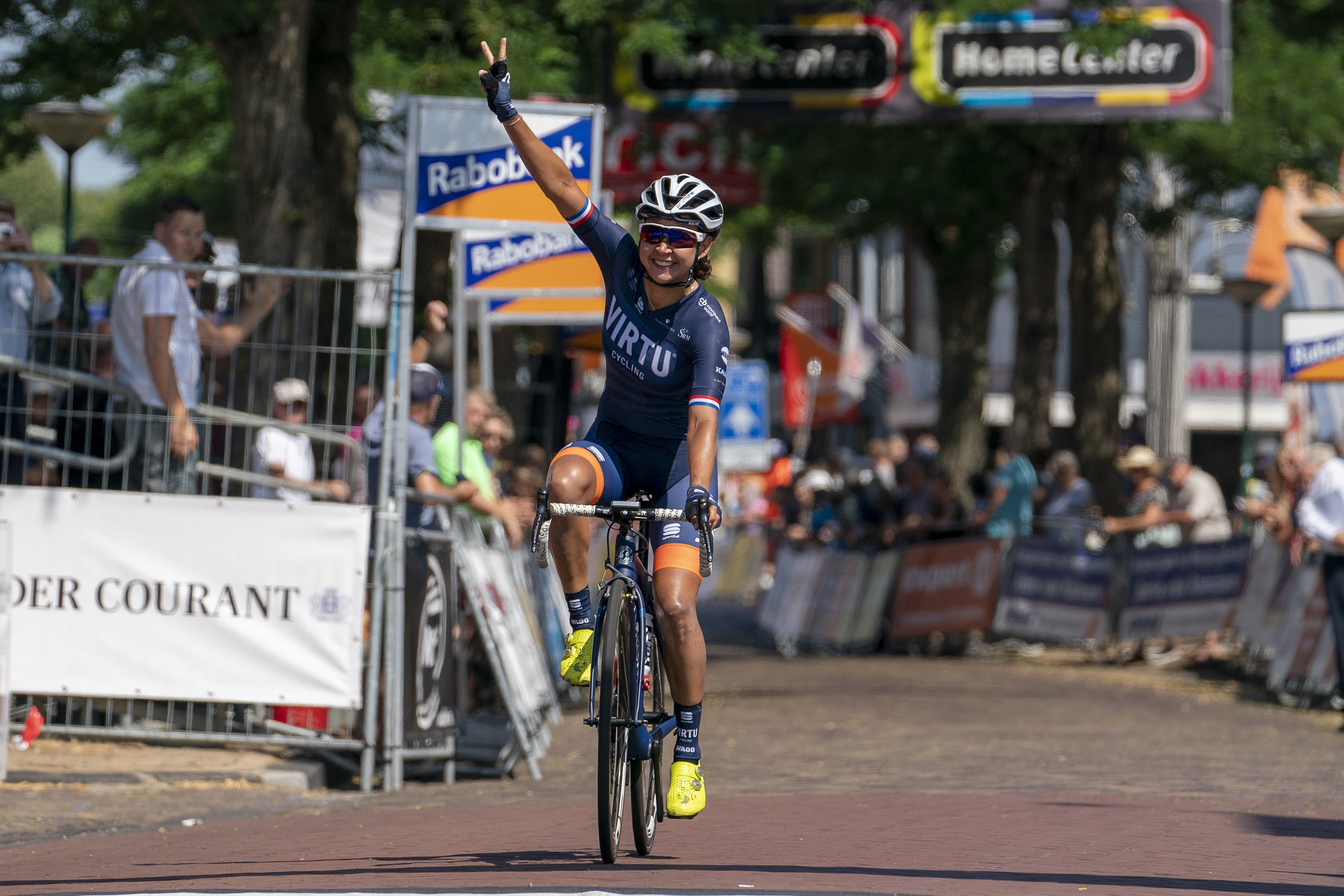 Anouska Koster opnieuw de sterkste in Surhuisterveen