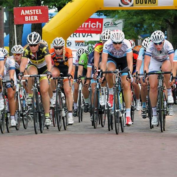 32e Profronde Surhuisterveen 2013 - Dames | Wielrennen Surhuisterveen