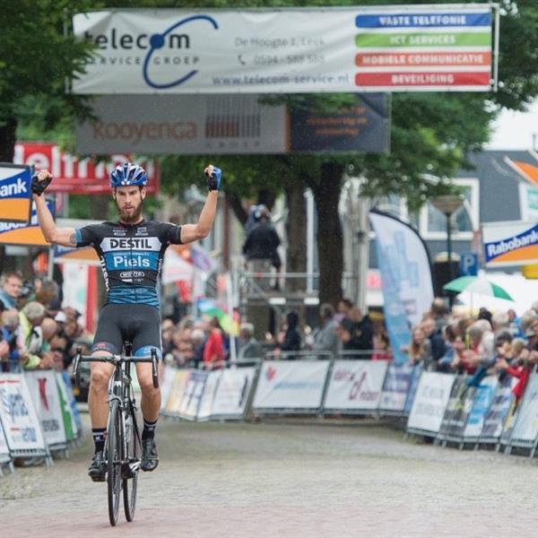 36e Profronde van Surhuisterveen 2017 (foto's AWFoto.nl) | Wielrennen Surhuisterveen