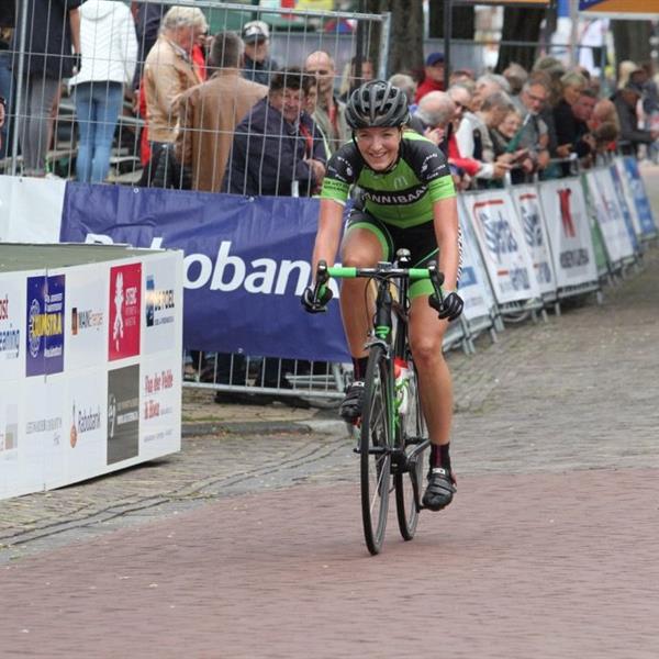 36e Profronde van Surhuisterveen 2017 - dames (foto's Edo Werkman) | Wielrennen Surhuisterveen