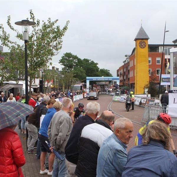 36e Profronde van Surhuisterveen 2017 - dames (foto's Edo Werkman) | Wielrennen Surhuisterveen