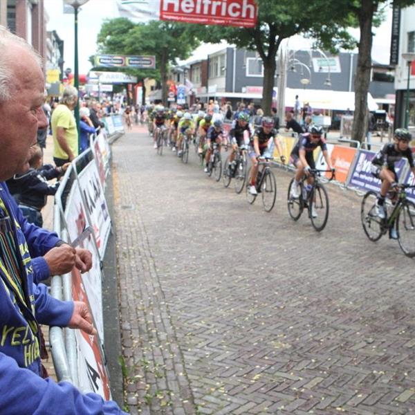 36e Profronde van Surhuisterveen 2017 - dames (foto's Edo Werkman) | Wielrennen Surhuisterveen