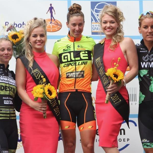 36e Profronde van Surhuisterveen 2017 - dames (foto's Edo Werkman) | Wielrennen Surhuisterveen