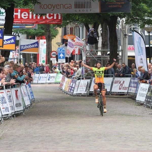 36e Profronde van Surhuisterveen 2017 - dames (foto's Edo Werkman) | Wielrennen Surhuisterveen